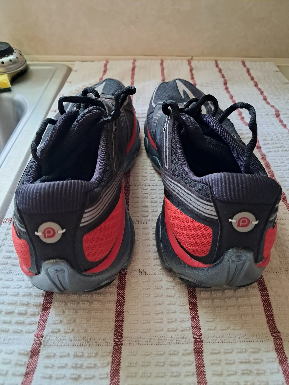 Brooks PureFlow 3 Mens Running Shoes Size 9.5 Black Red Minimalist 1101621D569